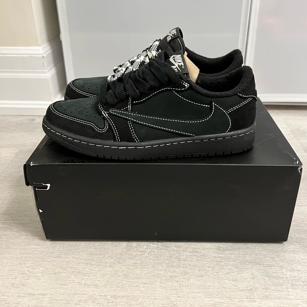 Travis Scott x Jordan (Phantom)